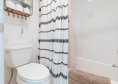 Stylish Waterfront Townhouse With Boat Slip, Pet Friendly
