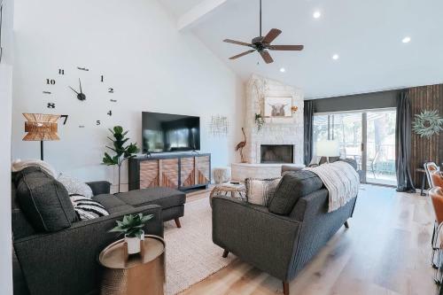 Stylish Waterfront Townhouse With Boat Slip, Pet Friendly