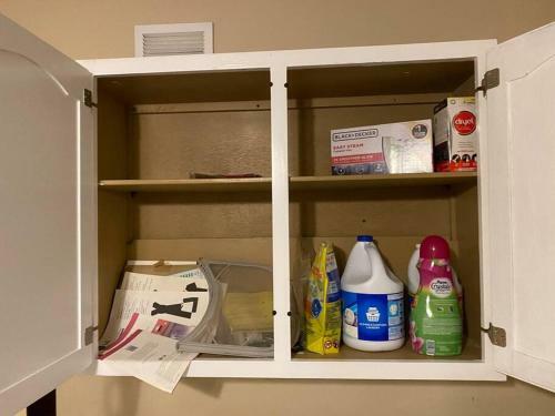 Cheerful 4 Br/2 Baths Between Evansville/ Newburgh