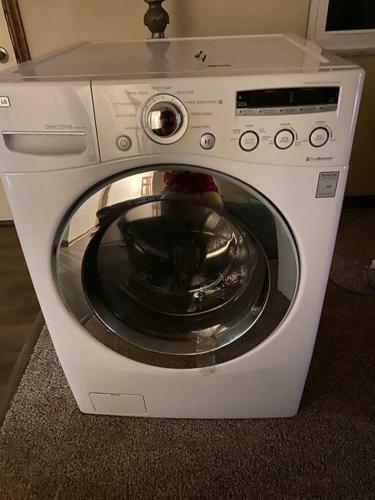 Cheerful 4 Br/2 Baths Between Evansville/ Newburgh