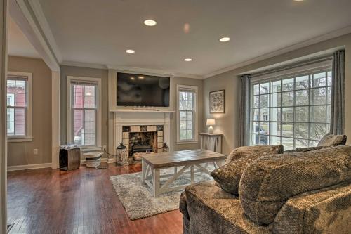 Idyllic Indianapolis Home About 8 Mi To Dtwn!