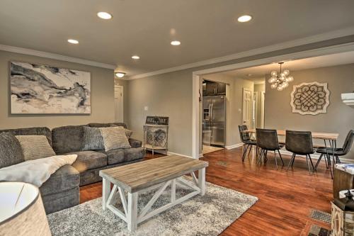 Idyllic Indianapolis Home About 8 Mi To Dtwn!