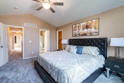3 Bedroom W/ King Suite - Home Away From Home!