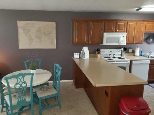 Villa Completebnb Presents Mkn1213n, Stunning 3br 2bath Townhouse