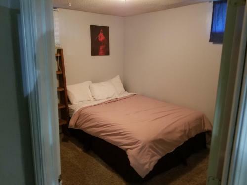 Villa Completebnb Presents Mkt718, Epigrammatic 2br 1 Bath Lower Unit