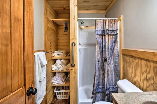 Quaint Beattyville Cabin Less Than 1 Mi Into Town!