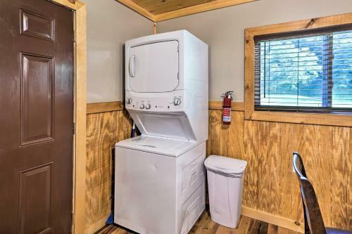 Quaint Beattyville Cabin Less Than 1 Mi Into Town!