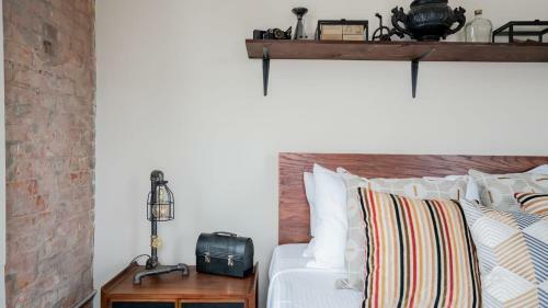 Apartamento Pickle Factory Cigars And Bourbon Rustic One Bedroom