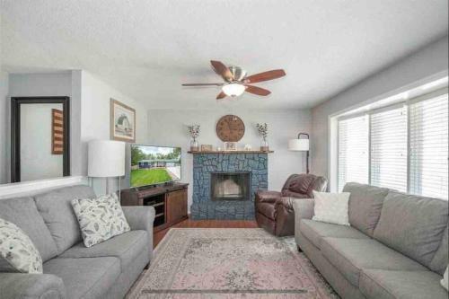 Renovated Oasis, 4 Bedroom/outdoor Dining