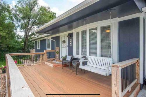 Renovated Oasis, 4 Bedroom/outdoor Dining