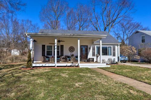 Quaint Creekside Cottage With Porch And Backyard!