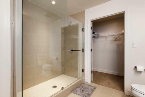 Apartamento Elegant 2br Condo With Sky Pool By Cozysuites