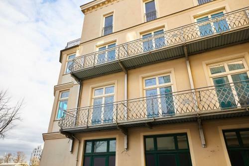 Johouse Apartment 11