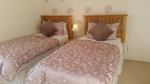Hostal Douglas Park Guest House
