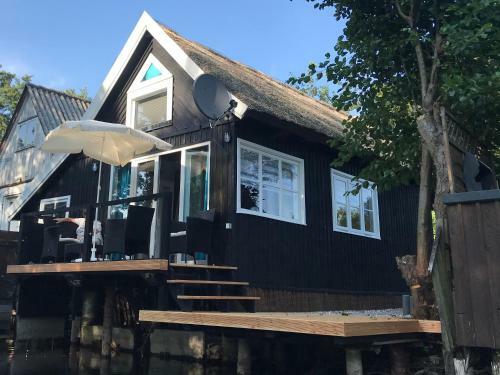 Bootshaus Mecklenburg In G�strow Am Inselsee
