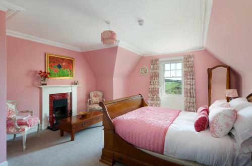 Hotel Balmule House
