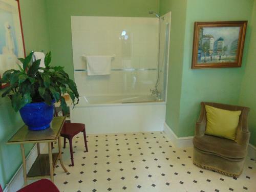 Bed & Breakfast Holywell House