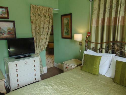 Bed & Breakfast Holywell House