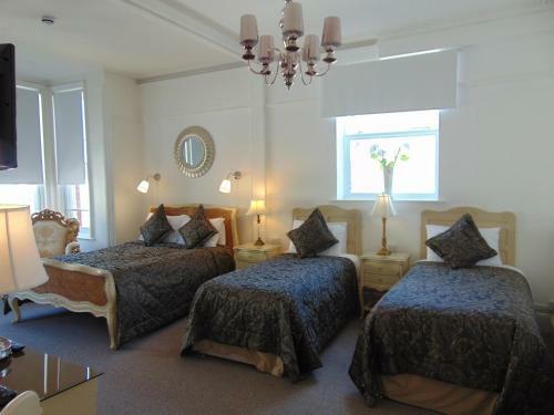 Bed & Breakfast Holywell House