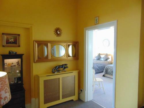 Bed & Breakfast Holywell House