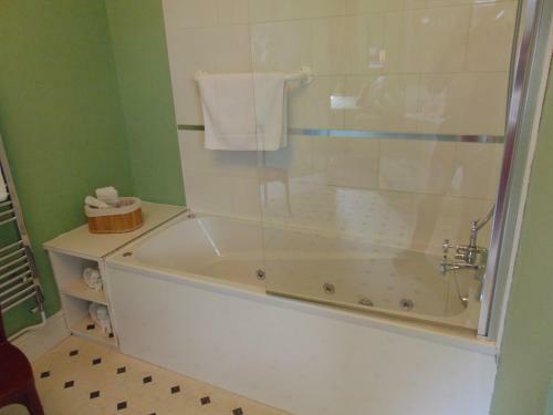 Bed & Breakfast Holywell House