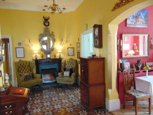 Bed & Breakfast Holywell House