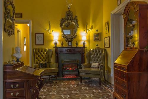 Bed & Breakfast Holywell House