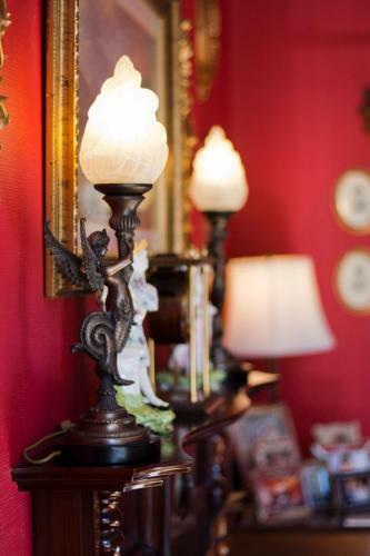 Bed & Breakfast Holywell House