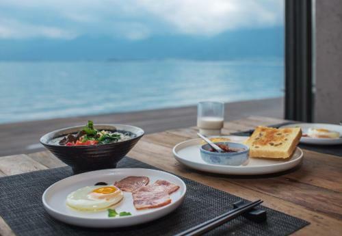 Yakamoz Erhai Hotel