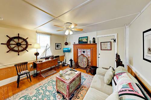 Snug Harbor Grande