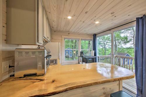 Apartamento Idyllic Edgecomb Forest Studio With Balcony!