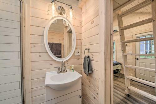 Apartamento Idyllic Edgecomb Forest Studio With Balcony!
