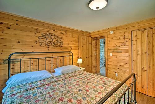 2-acre Lakefront Greenville Home With Cottage And Dock