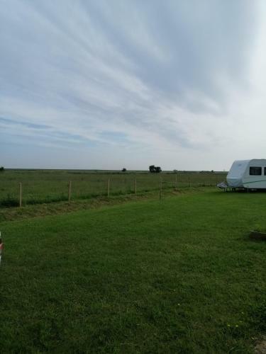 Mietwohnwagen Auf Dem Campingplatz Westerkoog Bei B�sum