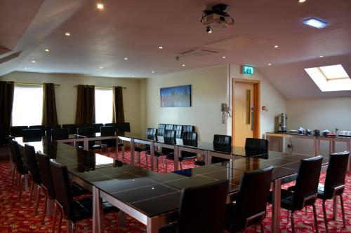 Cambridge Hotel