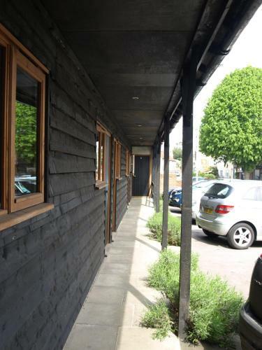 Motel Jolly Brewers Free House Inn