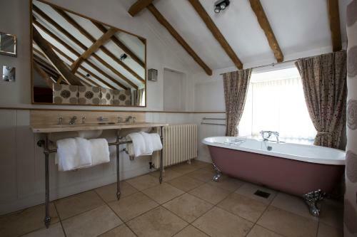 Posada Ye Olde Bulls Head Inn & Townhouse