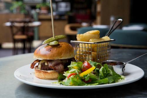 Posada Ye Olde Bulls Head Inn & Townhouse