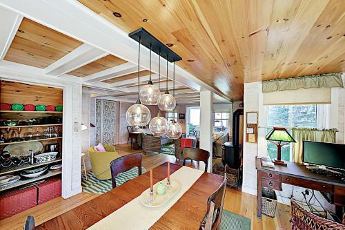 Capitol Island Retreats
