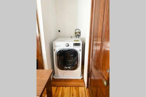 Apartamento Stunning - Modern 2 Bedroom Victorian Mansion Pad