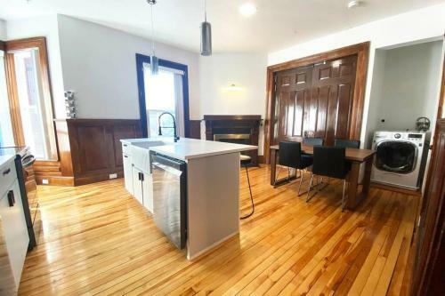 Apartamento Stunning - Modern 2 Bedroom Victorian Mansion Pad