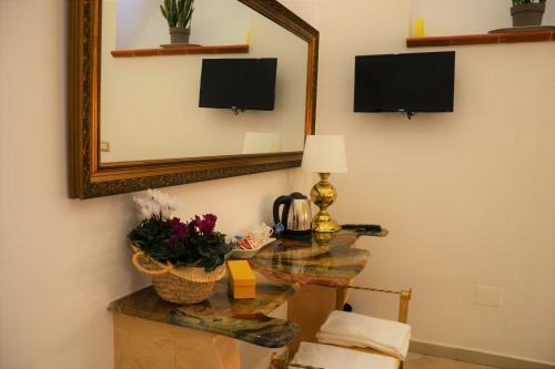 Hostal Domus Sanfelice Suite