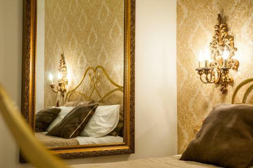 Hostal Domus Sanfelice Suite