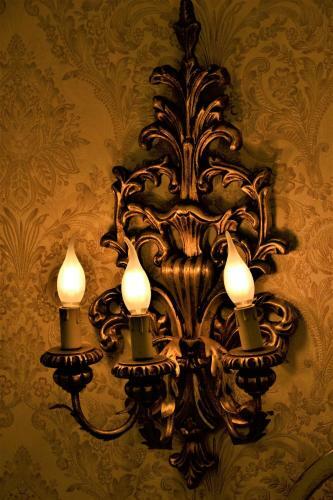 Hostal Domus Sanfelice Suite