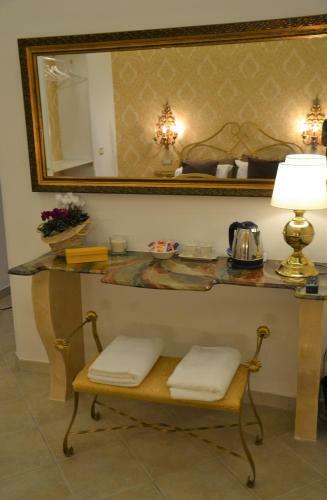 Hostal Domus Sanfelice Suite