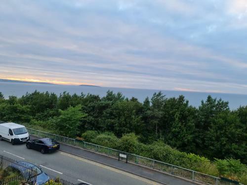 Stunning Sea View Immaculate 4-bed Family House
