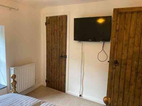 2-bed Cottage In In Welsh Valley Nr Swansea