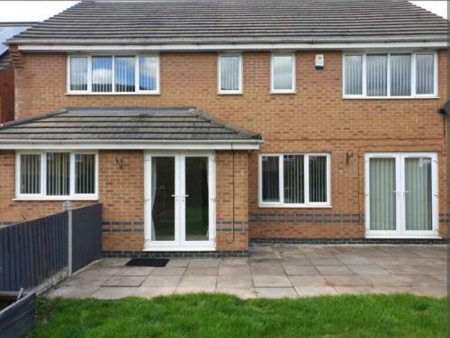 Impeccable Unique Newbuilt 5-bed House In Walsall