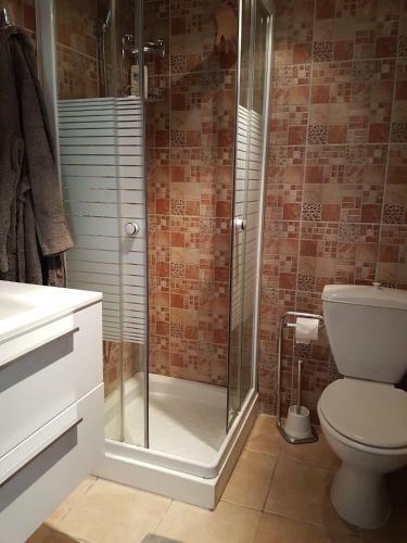 Chambre Ind�pendante Avec Sdb, Clim Et Parking Priv�