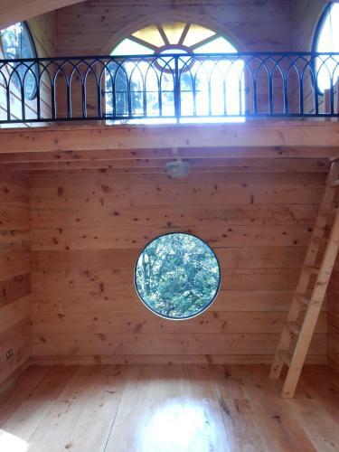 Treehouse Retreat - Glamping Plus